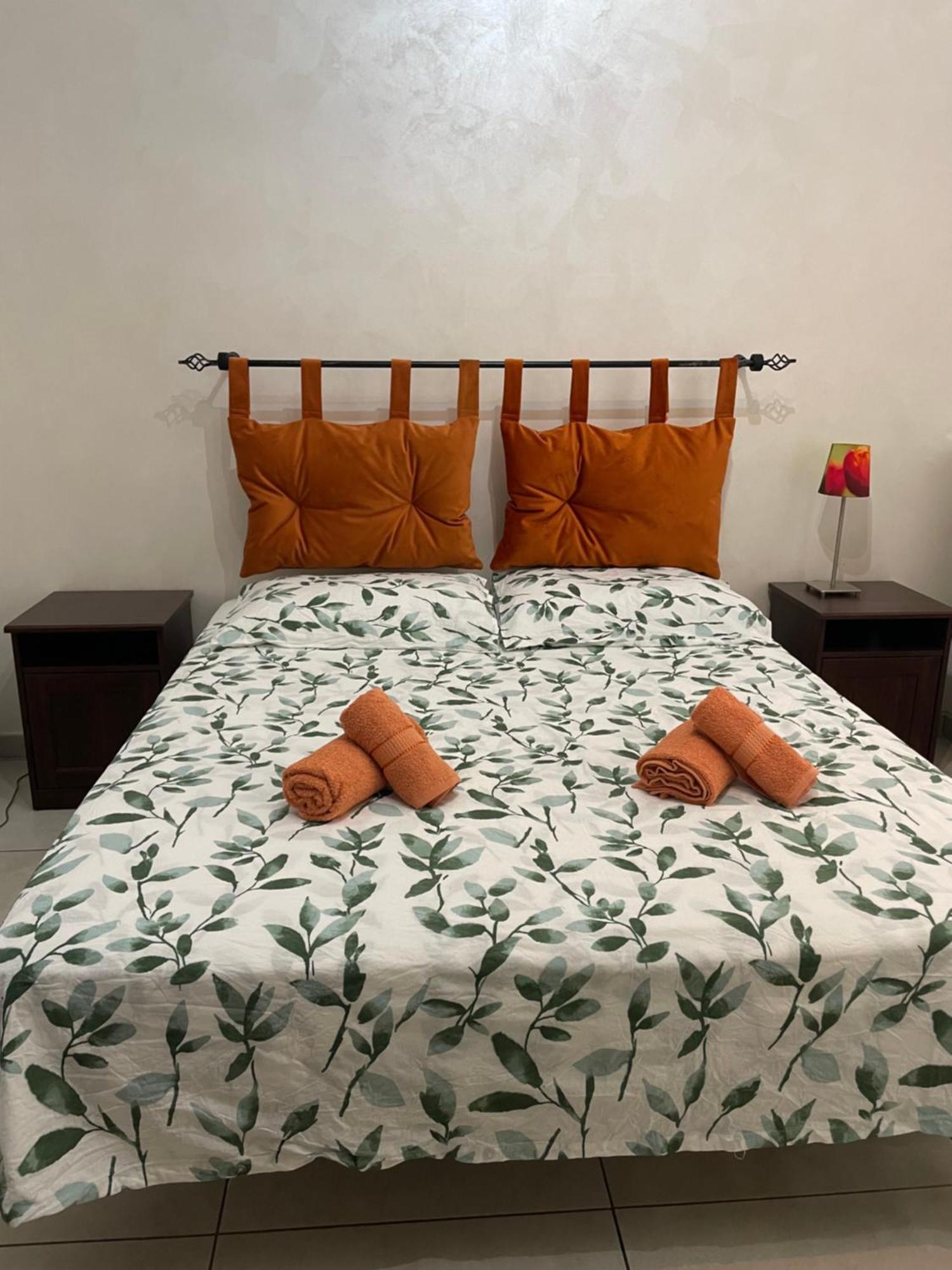 Home With Parking Near The Airport And Beach Фьюмичино Экстерьер фото