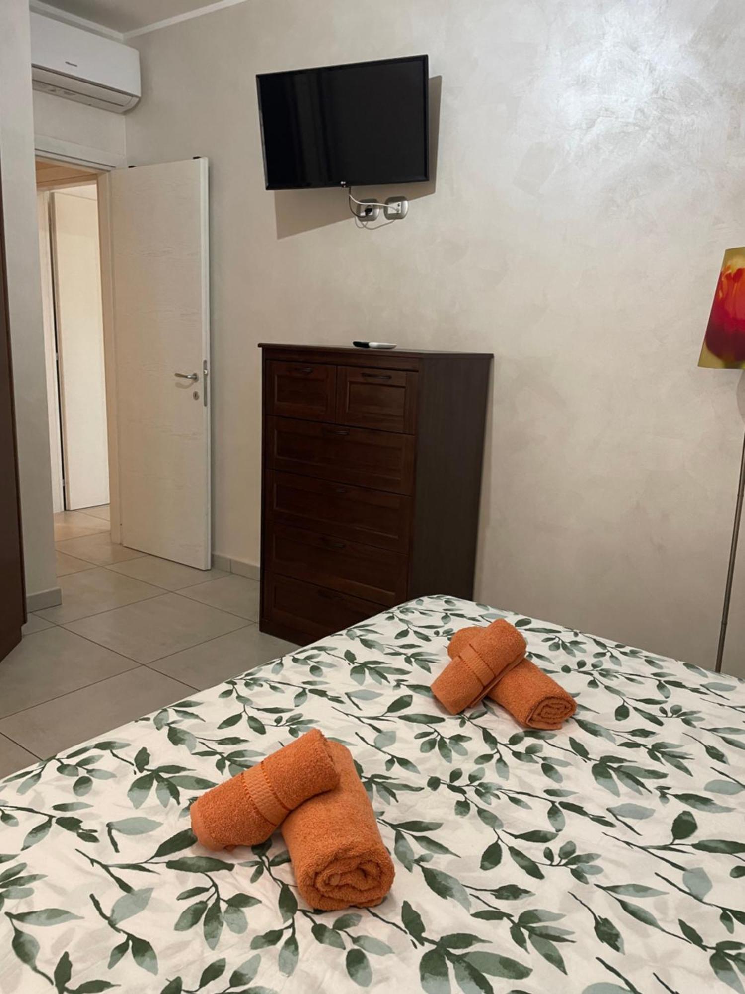 Home With Parking Near The Airport And Beach Фьюмичино Экстерьер фото